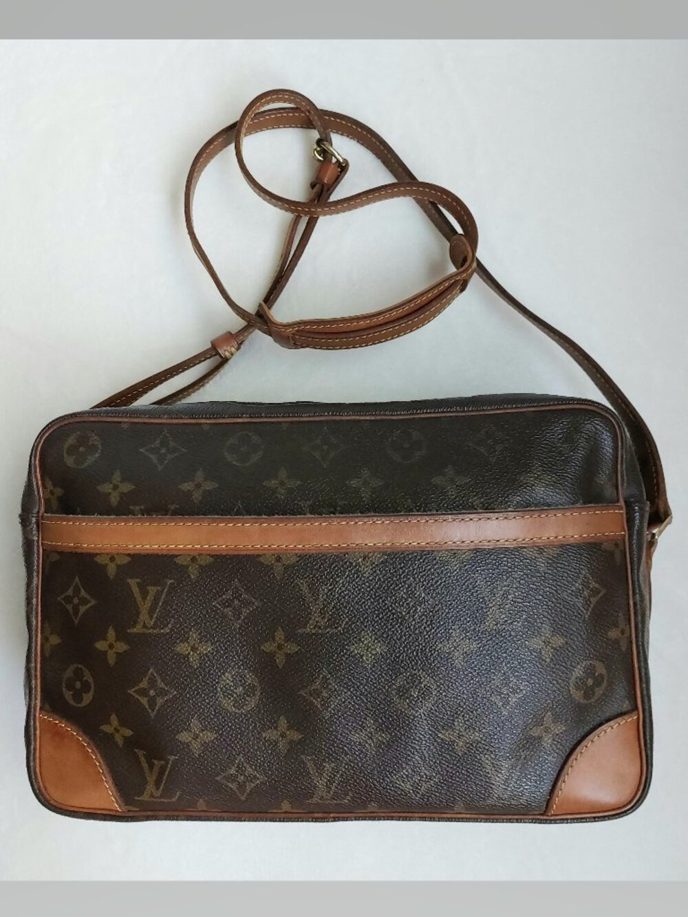 VTG Louis Vuitton Trocadero 30 Crossbody CLEAN Rare Monogram Shoulder Bag Purse